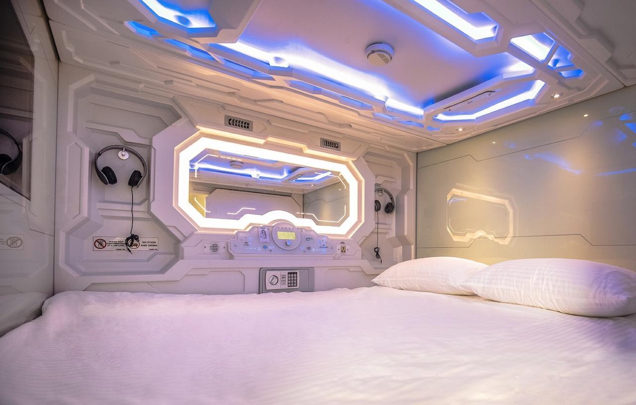 The Capsule Hotel Kolombo Bagian luar foto