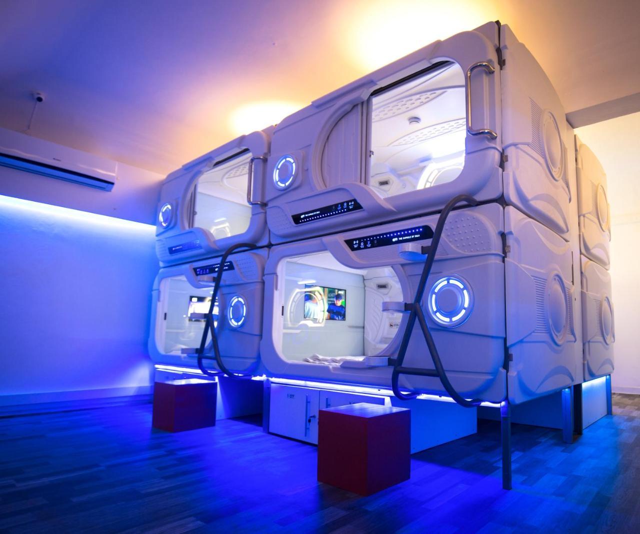 The Capsule Hotel Kolombo Bagian luar foto